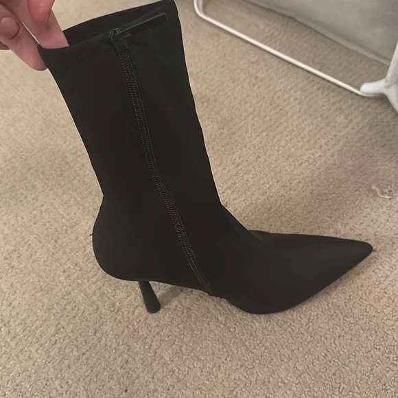 Worn once! Brand new black Zara stiletto ankle boots. Minor scuffing on bottom - Picture 4 of 6